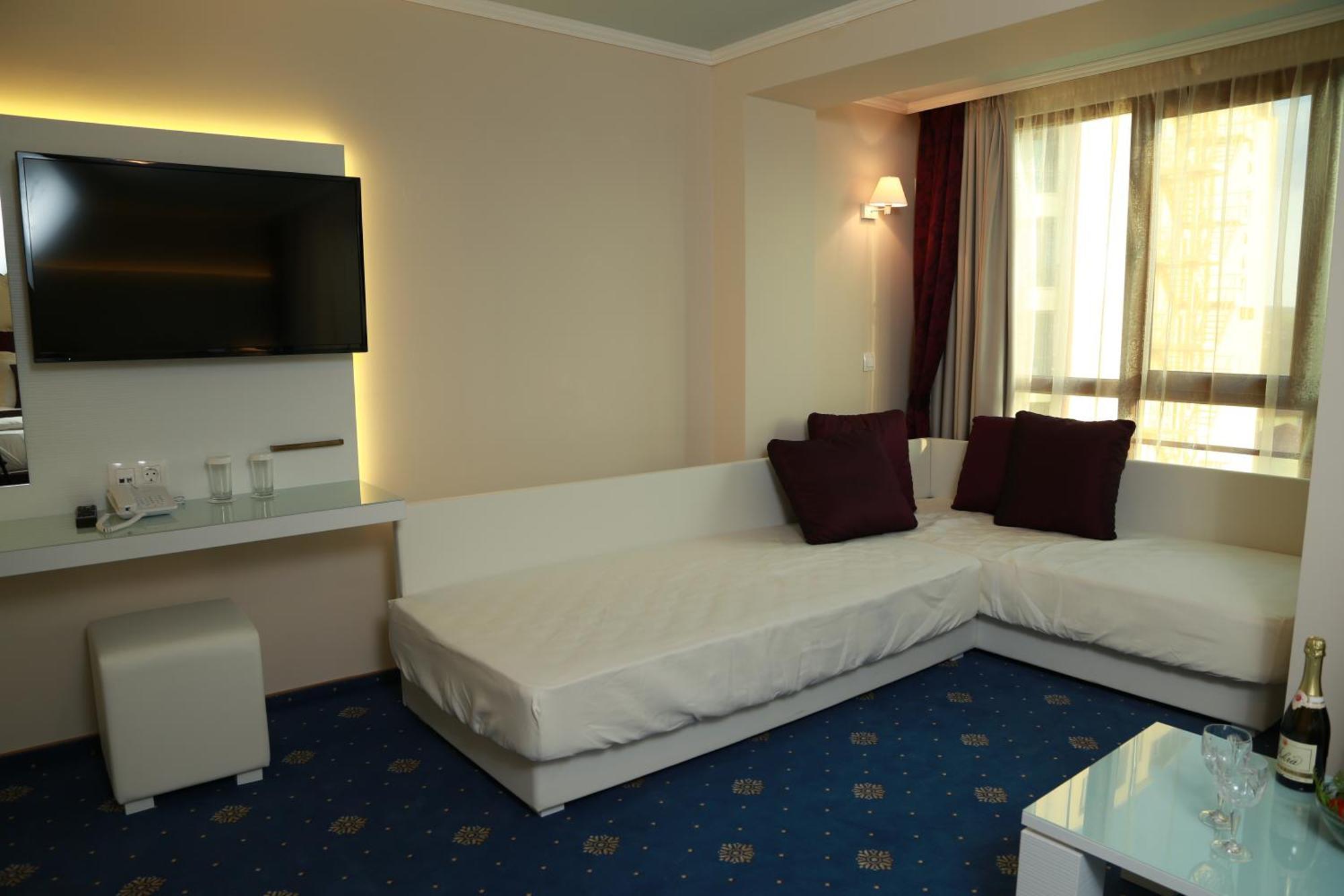 Perla Royal Hotel Primorsko Room photo