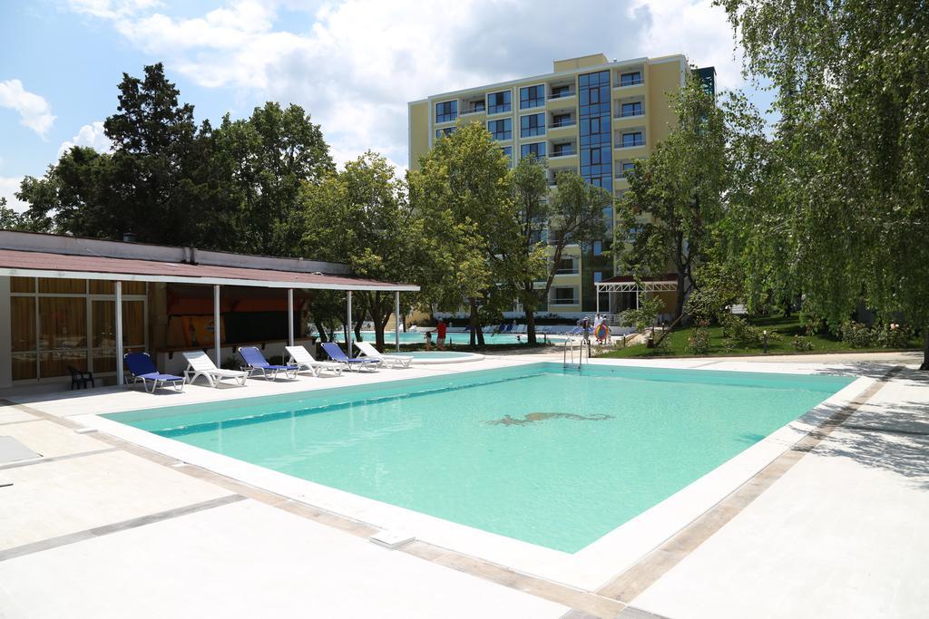 Perla Royal Hotel Primorsko Exterior photo