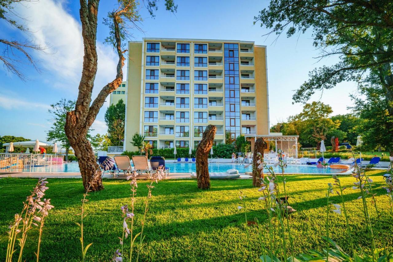 Perla Royal Hotel Primorsko Exterior photo